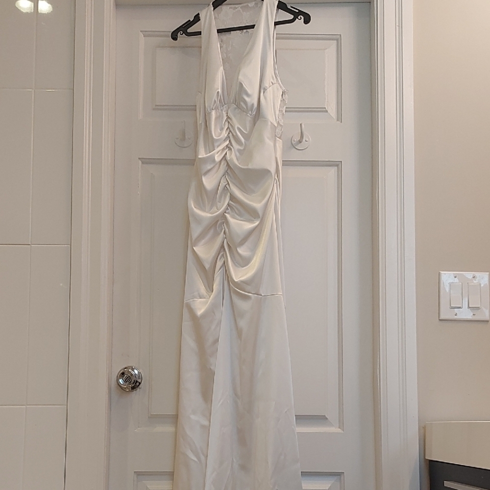 Elegant White Wedding Dress with Ruching